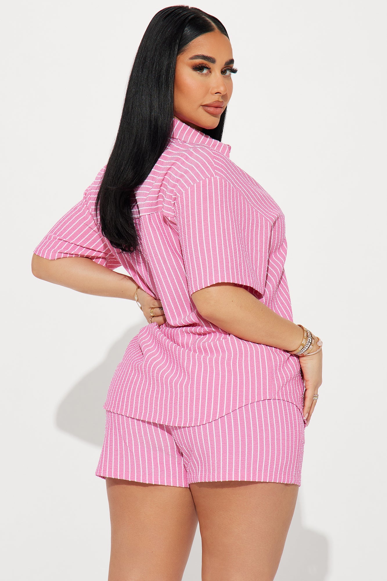 https://cdn.shopify.com/s/files/1/0293/9277/files/02-28-24_S1_27_ST1873_Pink_KT_SS_10-47-24_28531_PXF_996dd385-9a29-4aa3-9ae4-a378276223e7.jpg?v=1739566789