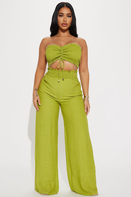 https://cdn.shopify.com/s/files/1/0293/9277/products/01-19-23Studio1_TH_CG_13-54-29_41_SM5383_Chartreuse_P_1302_ES.jpg?v=1674514817