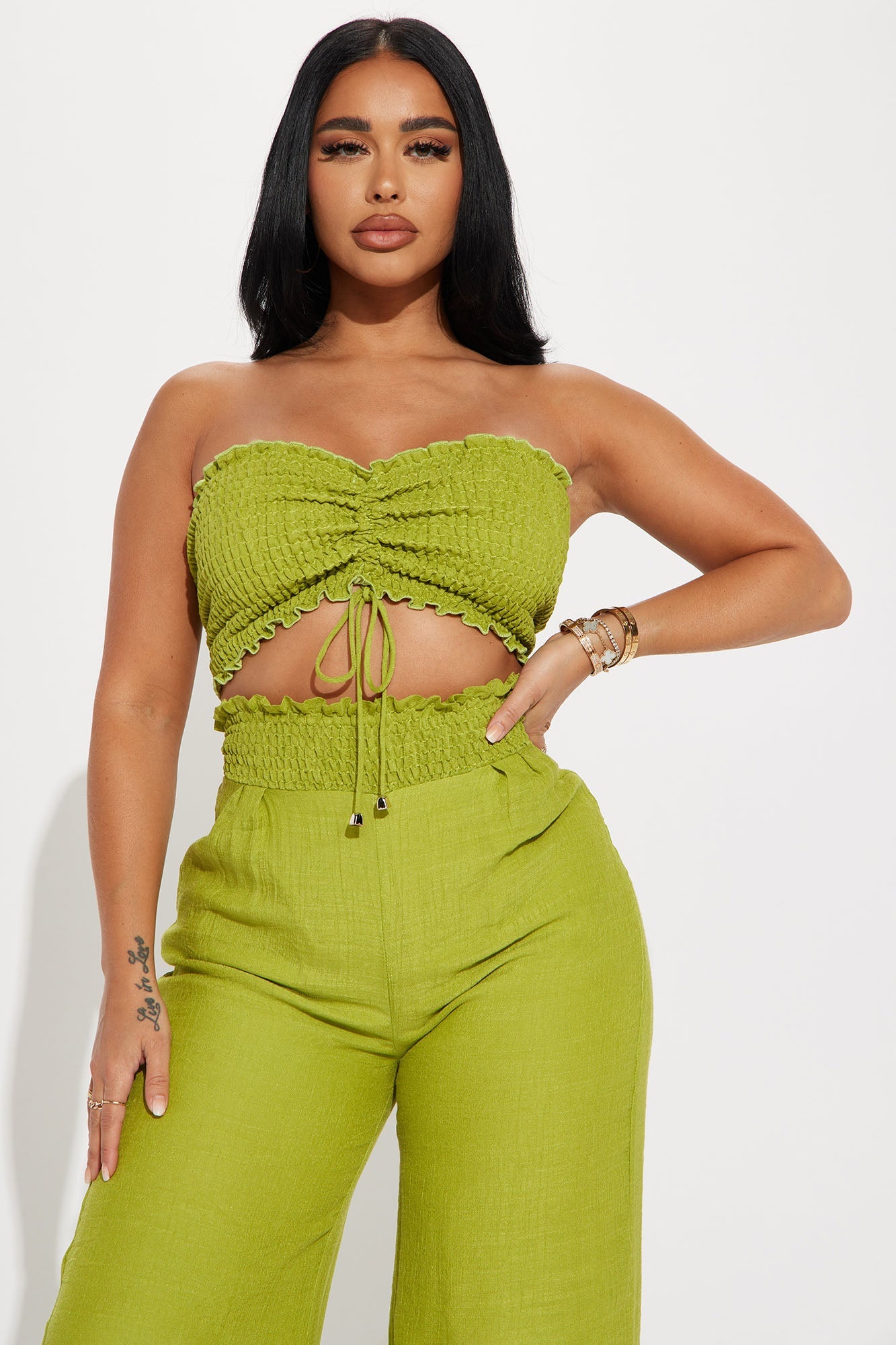 https://cdn.shopify.com/s/files/1/0293/9277/products/01-19-23Studio1_TH_CG_13-54-50_41_SM5383_Chartreuse_P_1304_ES.jpg?v=1674514817