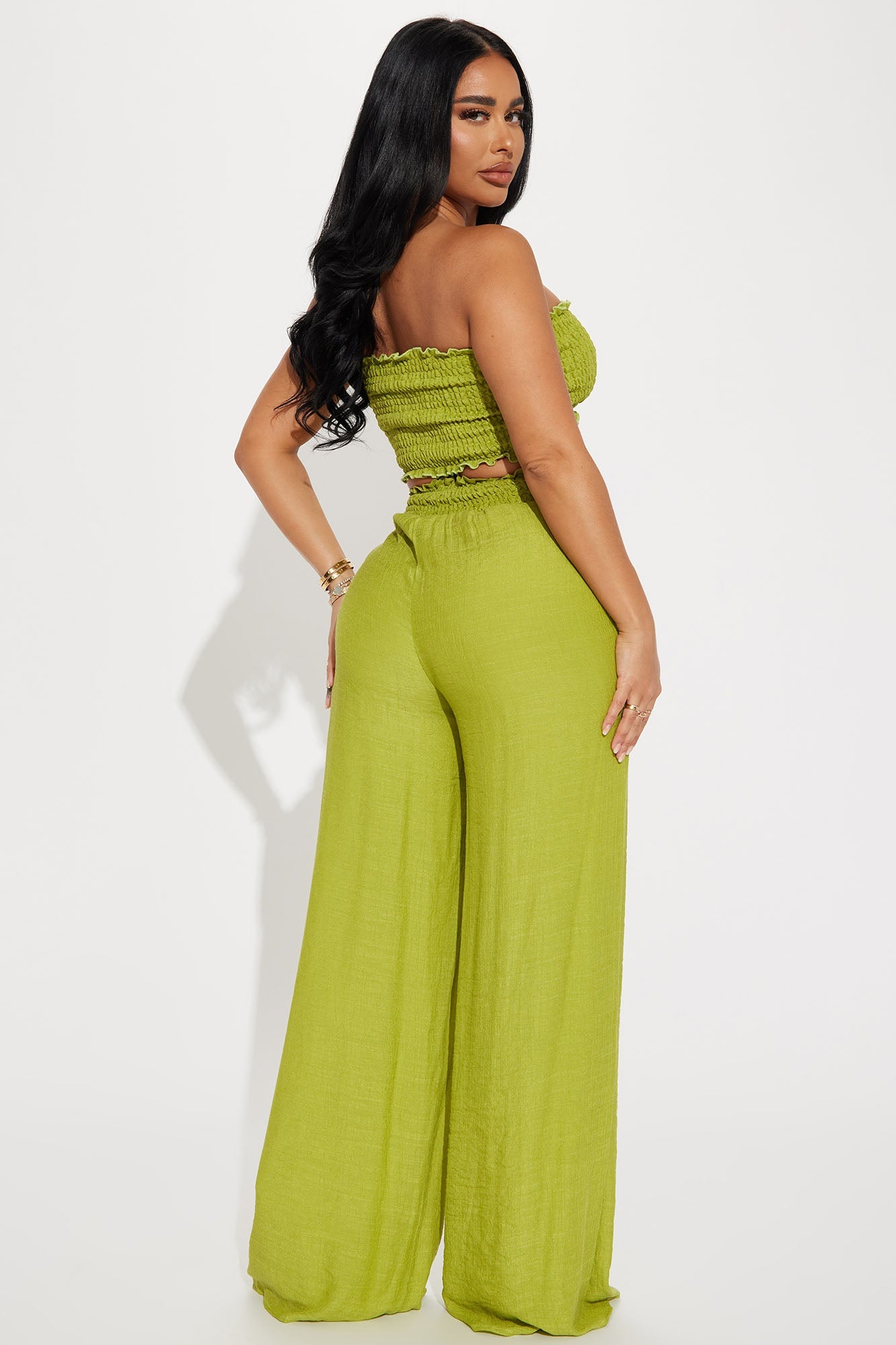 https://cdn.shopify.com/s/files/1/0293/9277/products/01-19-23Studio1_TH_CG_13-55-39_41_SM5383_Chartreuse_P_1309_ES.jpg?v=1674514817