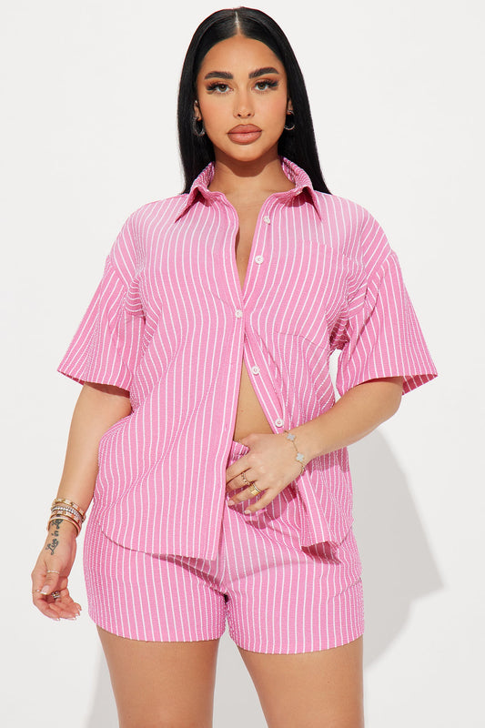 https://cdn.shopify.com/s/files/1/0293/9277/files/02-28-24_S1_27_ST1873_Pink_KT_SS_10-46-51_28525_PXF_75725a5b-e6f8-4b1f-ab66-a31a22f31d0a.jpg?v=1739566789